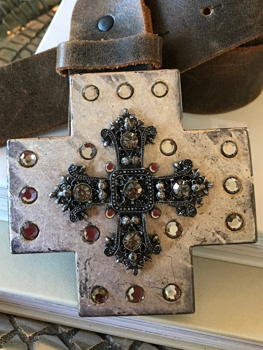 VINTAGE LEATHEROCK WESTERN-BOHO RHINESTONE STATEMENT CROSS BUCKLE Y2K BELT